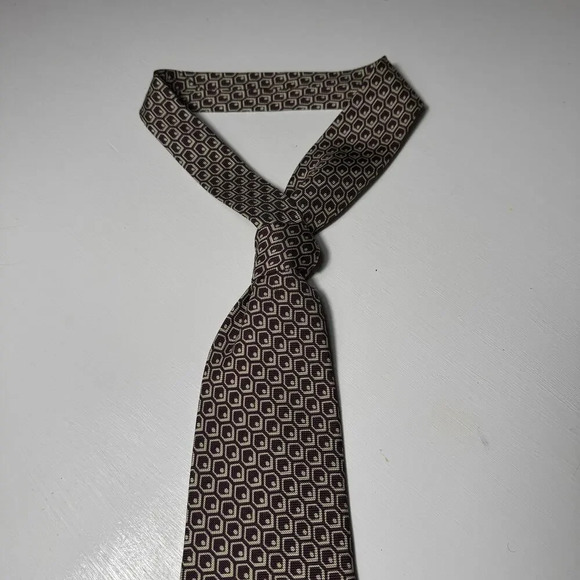 Polo by Ralph Lauren Geometric honeycomb desing/points red/purple Tie - Picture 3 of 7